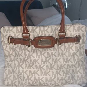 Micheal Kors purse